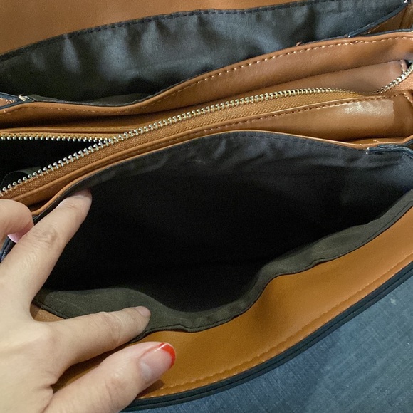 CHENSON crossover body bag - Picture 5 of 8